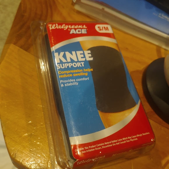 ACE Knee Support S/M New Breathable Compression Support Comfort Stability - Picture 1 of 4